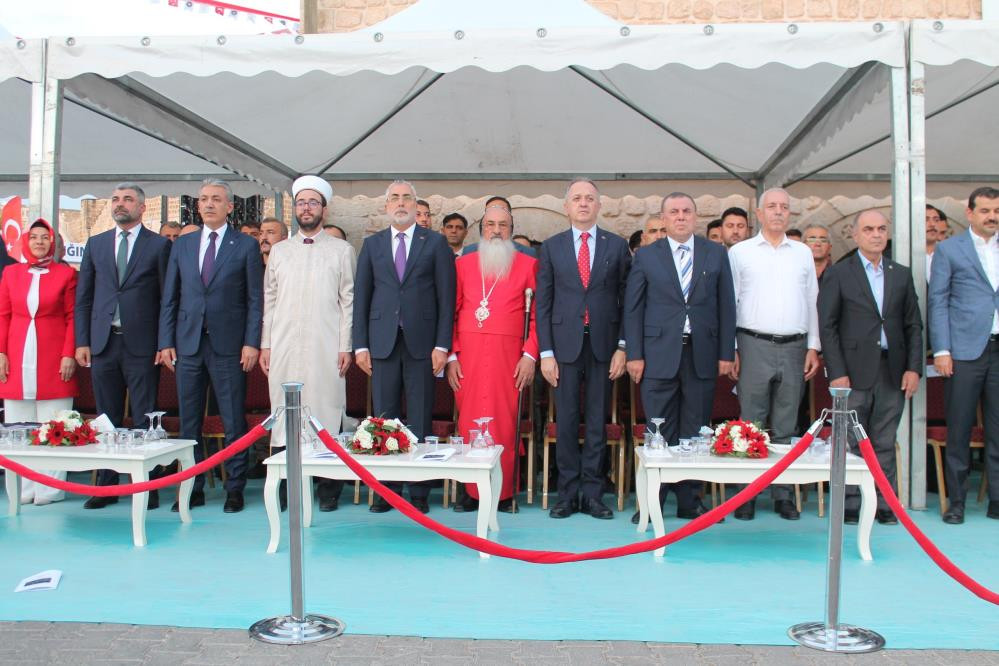 Bakan Işıkhan, 3 . Uluslararası Midyat Kültür ve Sanat Festivali'ne katıldı