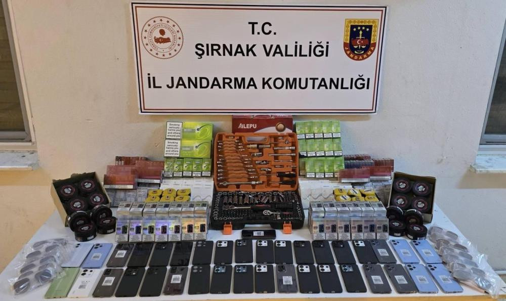  jandarma ekipleri 12 araçta gümrük kaçağı malzeme ele geçirdi