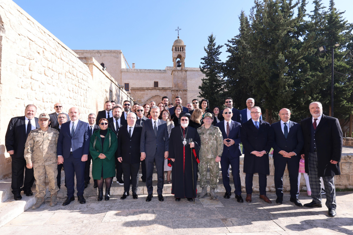 Mardin Valisi Tuncay Akkoyun, Süryanilerin Doğuş Bayramını kutladı