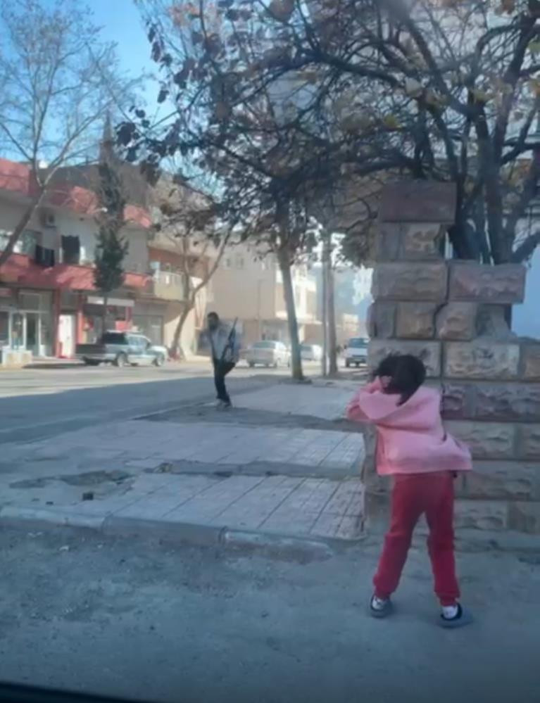 Mardin'de pompalı tüfekle saldırı: Kız çocuğu panikle kaçtı